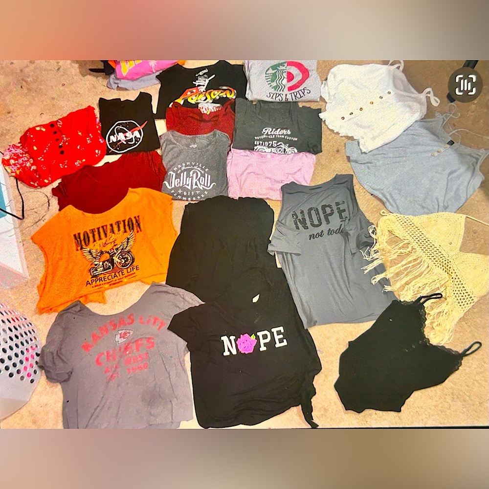 BUNDLE of women’s clothes size Large!